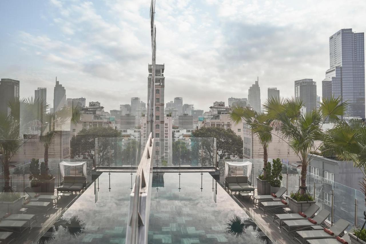La Siesta Premium Saigon Hotel Ho Chi Minh-Byen Eksteriør billede View from the rooftop pool
