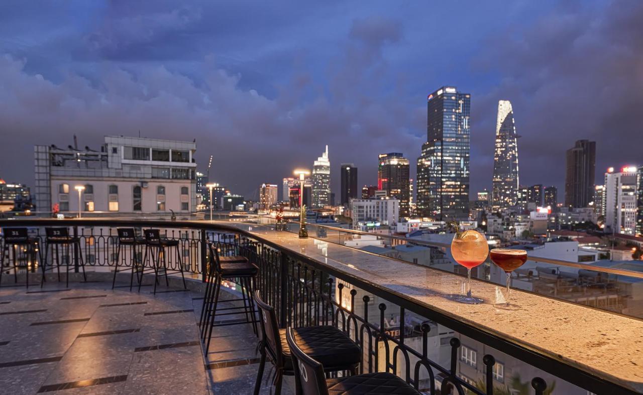 La Siesta Premium Saigon Hotel Ho Chi Minh-Byen Eksteriør billede View from the rooftop bar