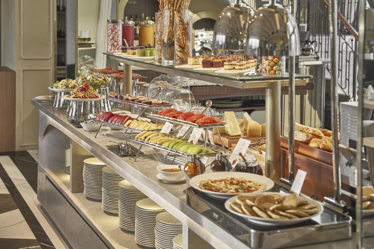 La Siesta Premium Saigon Hotel Ho Chi Minh-Byen Eksteriør billede A buffet